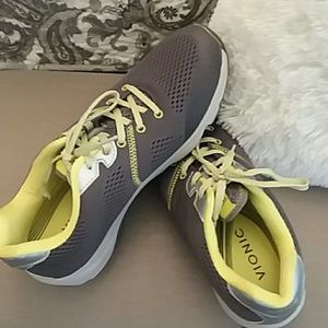Women's Vionic mesh sneakers